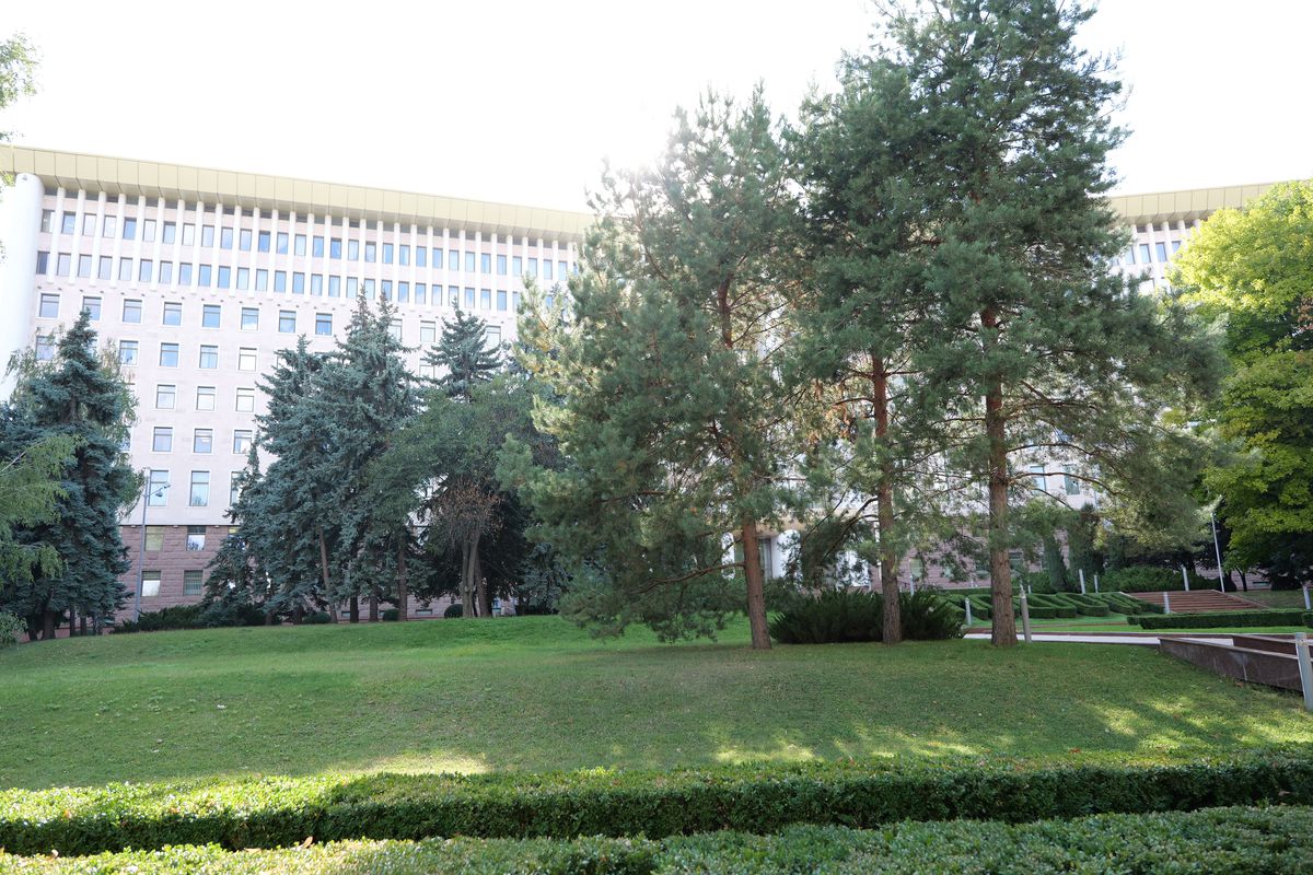 Chișinăul în imagini. Săptămână crucială peste Prut, unde moldovenii își decid viitorul prin alegerile parlamentare