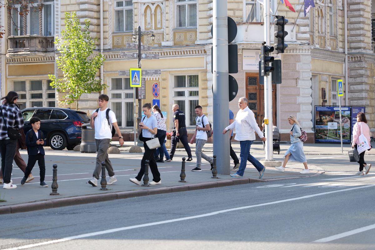 Chișinăul în imagini. Săptămână crucială peste Prut, unde moldovenii își decid viitorul prin alegerile parlamentare