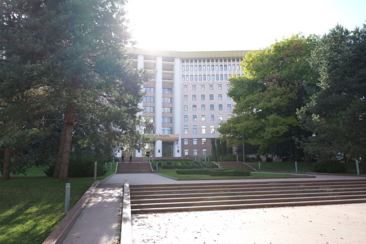 Chișinăul în imagini. Săptămână crucială peste Prut, unde moldovenii își decid viitorul prin alegerile parlamentare