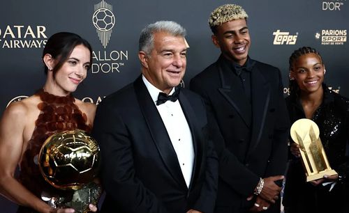 Pre;edintele Joan Laporta, între Aitana Bonmati și Lamine Yamal, la gala de la Paris în care au primit Balonul de Aur, respectiv Trofeul KOPA