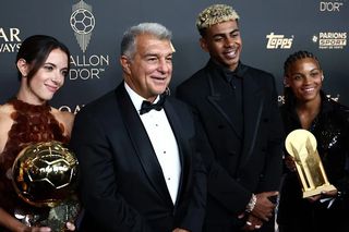 Barcelona a scos o piesă de colecție cu Lamine Yamal » Cât îi costă pe fani tricoul superstarului de 18 ani