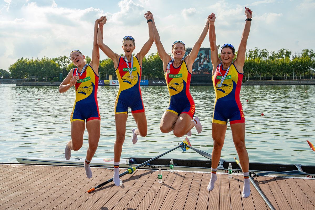 4 rame feminin - argint la CM canotaj