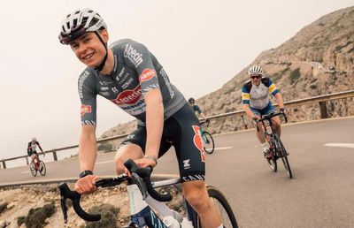 „Moartea e mereu după colț în ciclism” » Un ciclist de 21 de ani a decis să se retragă, după două accidente ale unor colegi: „Era singura cale”