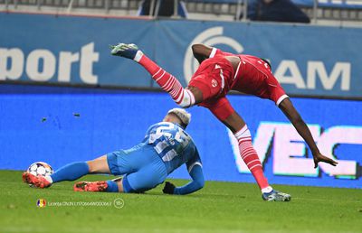 Derby cu boost în Bănie