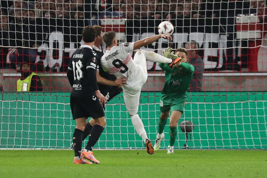 Ionuț Radu a limitat proporțiile înfrângerii Celtei Vigo în grupa de Europa League (1-2 cu VfB Stuttgart) / Foto: Imago Elogii pentru Ionuț Radu după debutul în Europa! „Două parade monumentale au ținut-o pe Celta în viață”