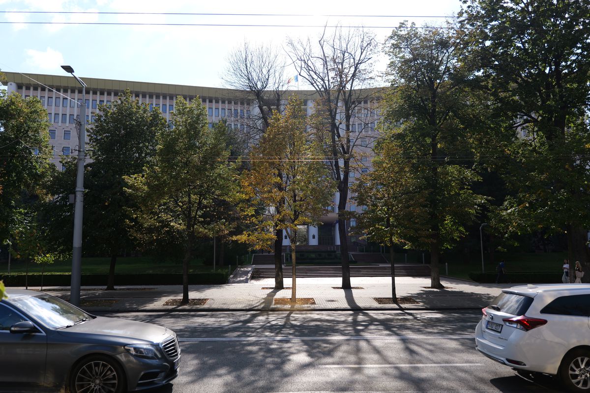 Chișinăul în imagini. Săptămână crucială peste Prut, unde moldovenii își decid viitorul prin alegerile parlamentare