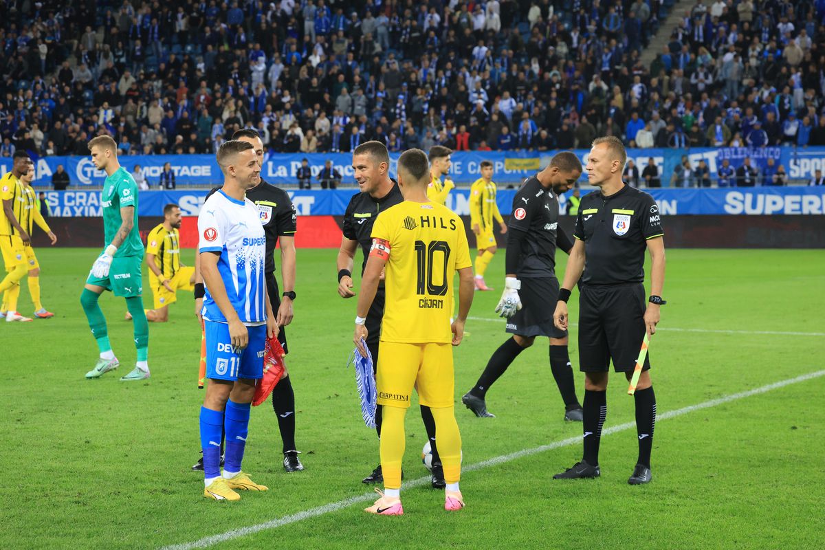 Imagini din meci Craiova - Dinamo, etapa #11 // foto: Ionuț Iordache (GSP)