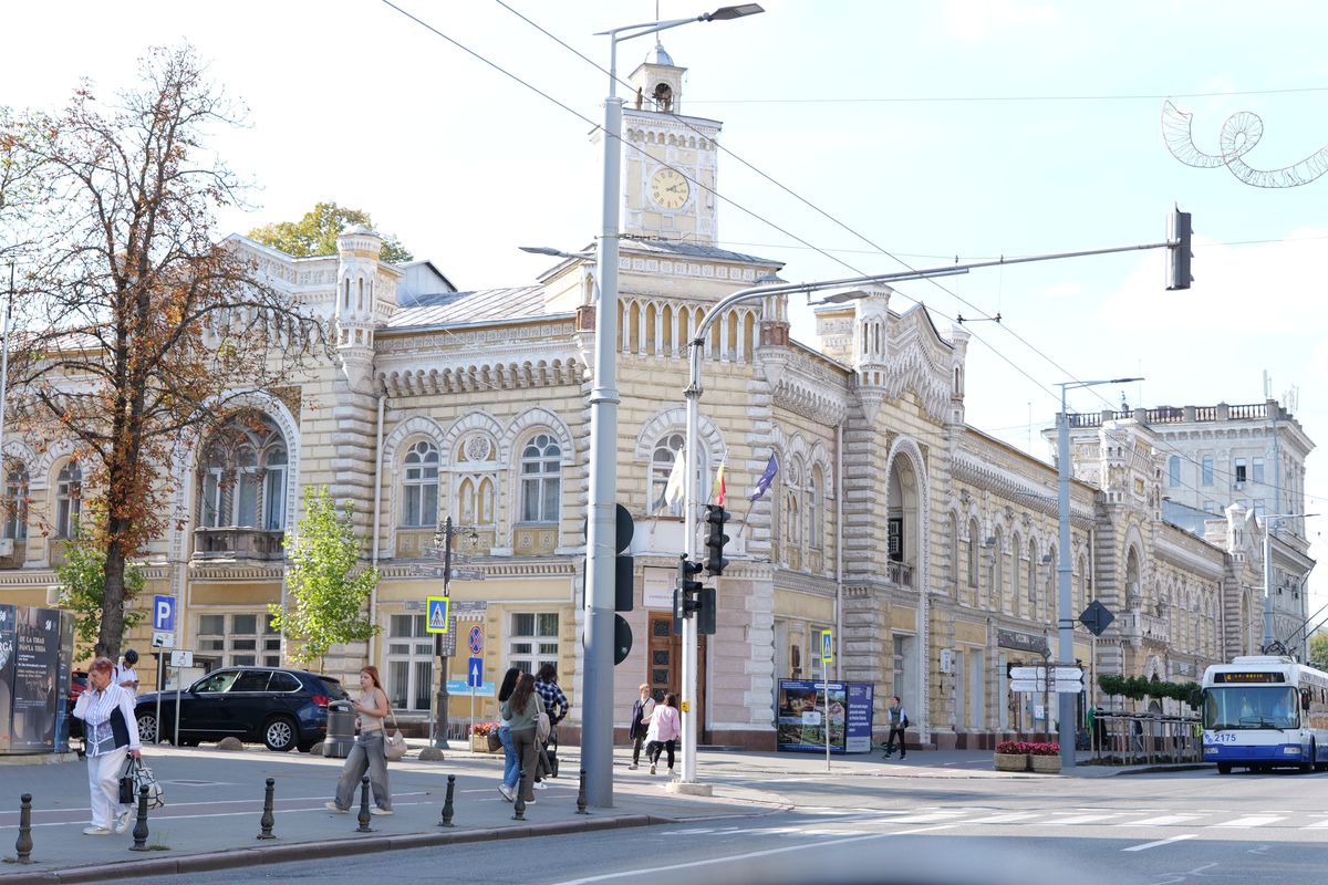 Chișinăul în imagini. Săptămână crucială peste Prut, unde moldovenii își decid viitorul prin alegerile parlamentare