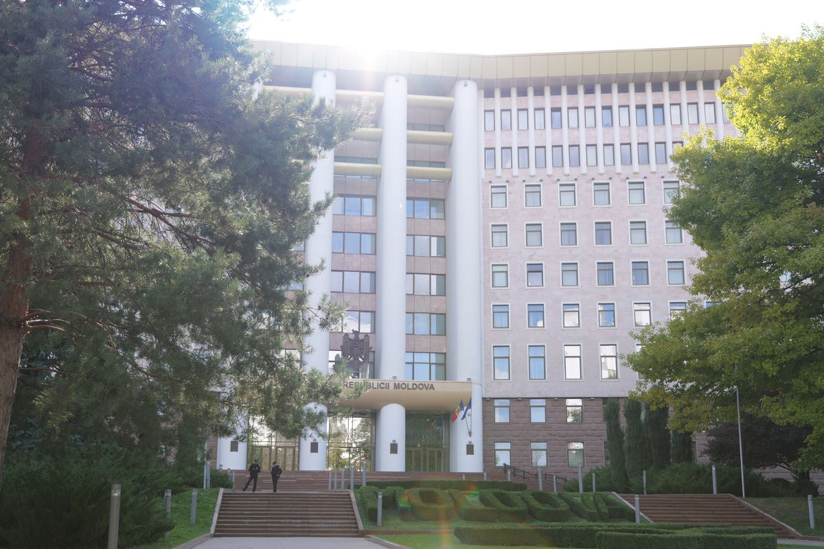 Chișinăul în imagini. Săptămână crucială peste Prut, unde moldovenii își decid viitorul prin alegerile parlamentare