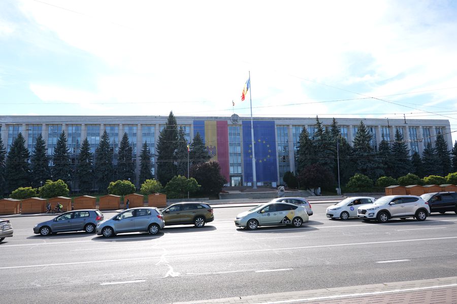 Moldova votează în tăcere » Ce a descoperit GSP în Chișinău: kickboxerii Kremlinului și AI-ul, armele lui Putin împotriva UE