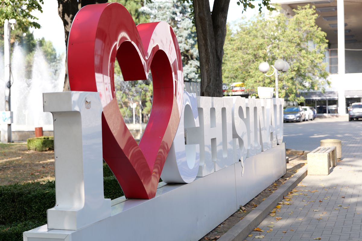 Chișinăul în imagini. Săptămână crucială peste Prut, unde moldovenii își decid viitorul prin alegerile parlamentare