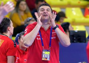 Cine vine să salveze naționala de handbal feminin a României?