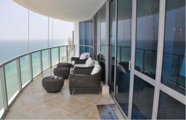 FOTO Cristi Borcea și-a vândut apartamentul din Miami » Ce profit a scos și cum arată penthouse-ul