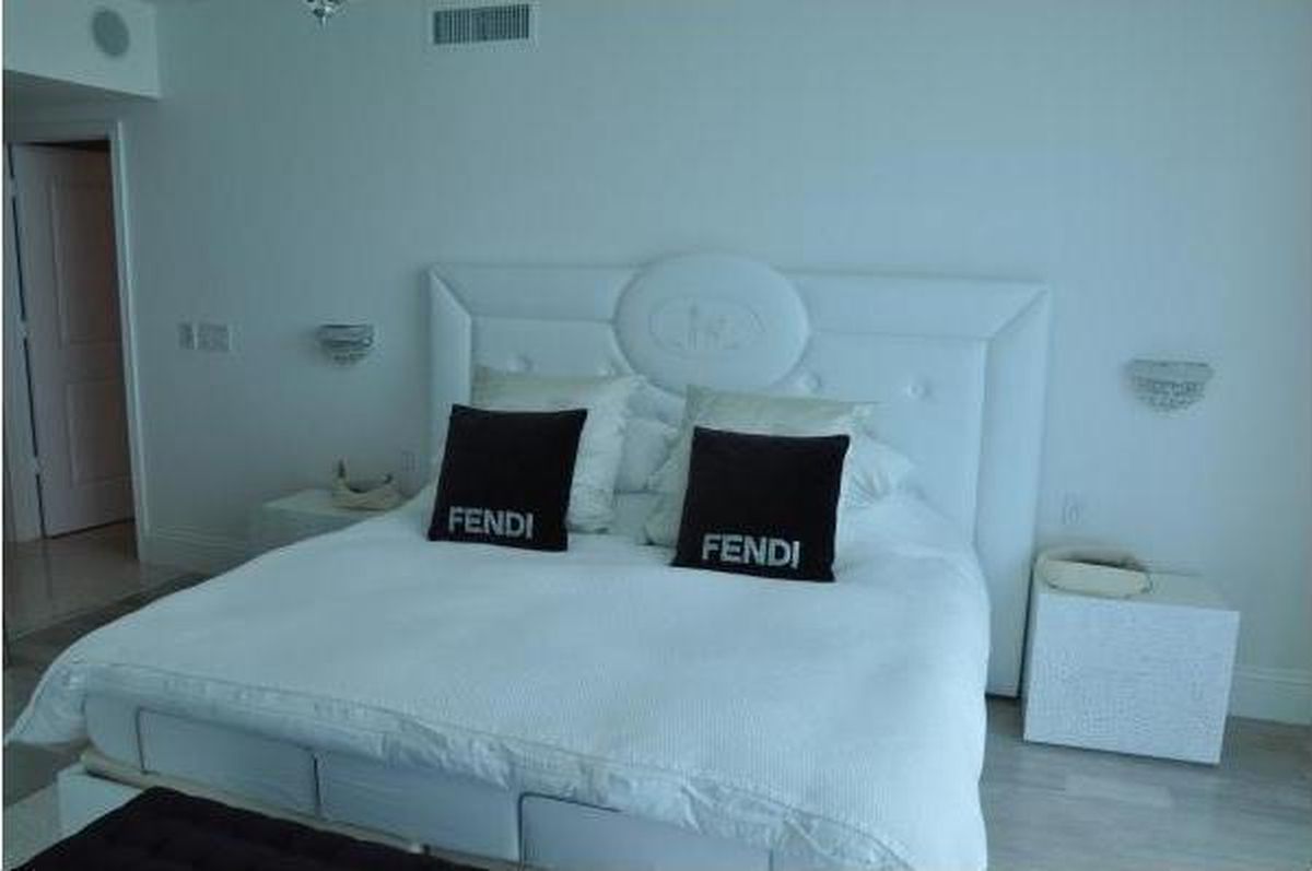 FOTO Cristi Borcea și-a vândut apartamentul din Miami » Ce profit a scos și cum arată penthouse-ul