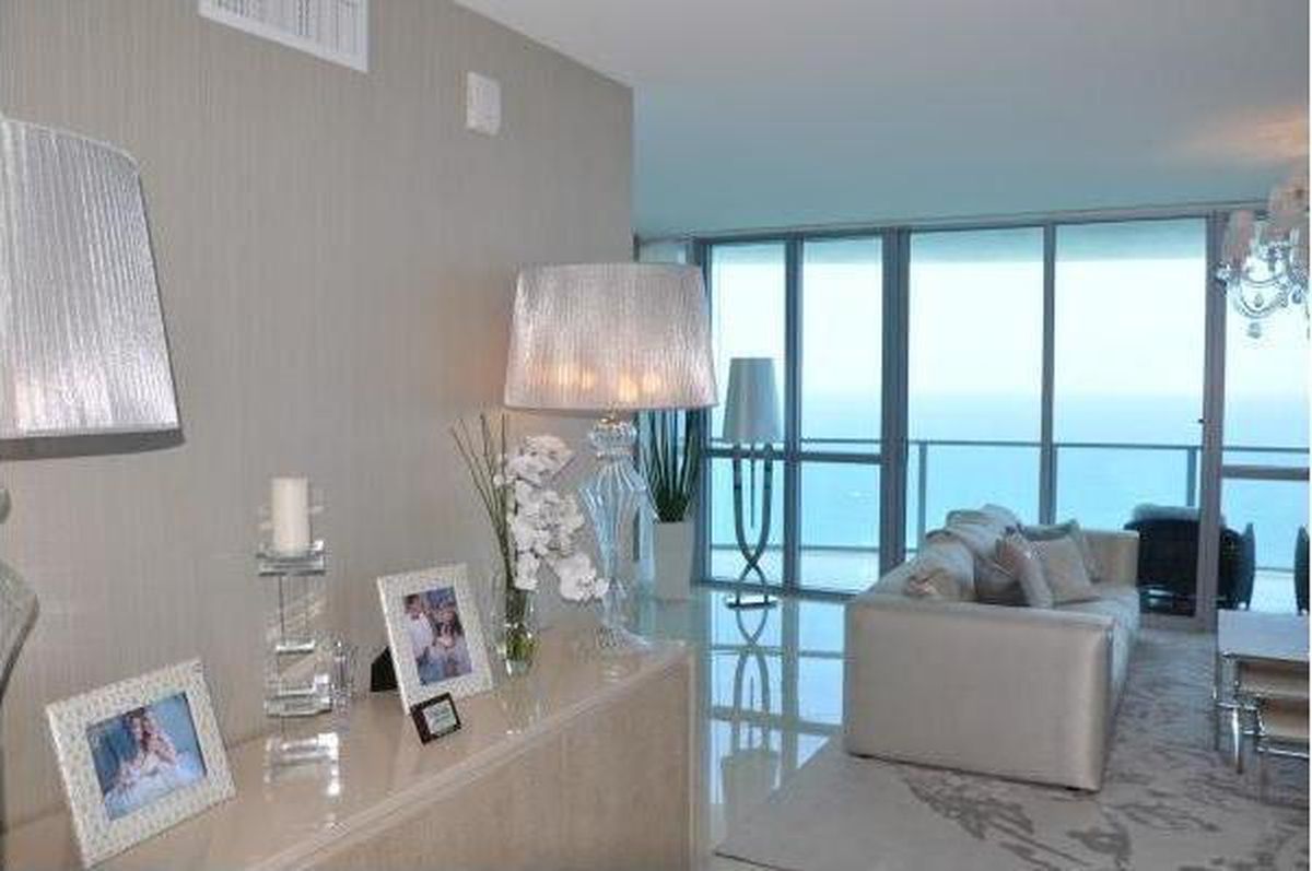 FOTO Cristi Borcea și-a vândut apartamentul din Miami » Ce profit a scos și cum arată penthouse-ul