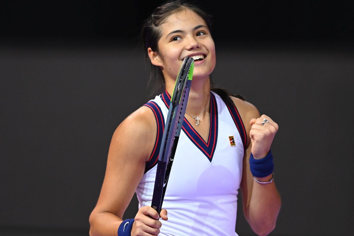 Emma Răducanu a insistat să vorbească în limba română după prima victorie la Transylvania Open: „Mulțumesc mult, România! Te iubesc!”