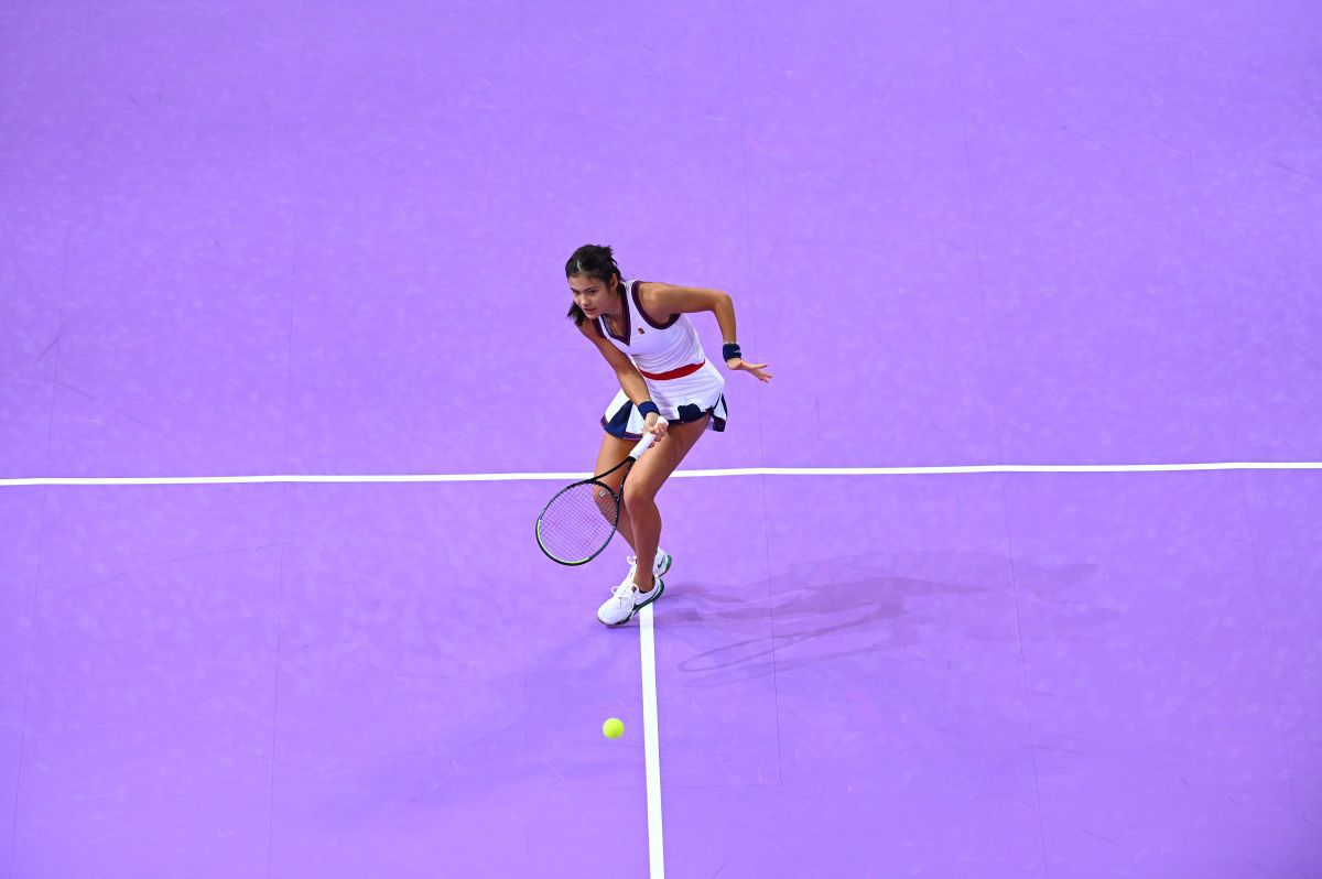 „Talent genial și forță mentală!” » Omul cu 50 de ani de experiență în tenis, fascinat de Emma Răducanu: „Mă bucur că tatăl ei a făcut o asemenea investiție!”