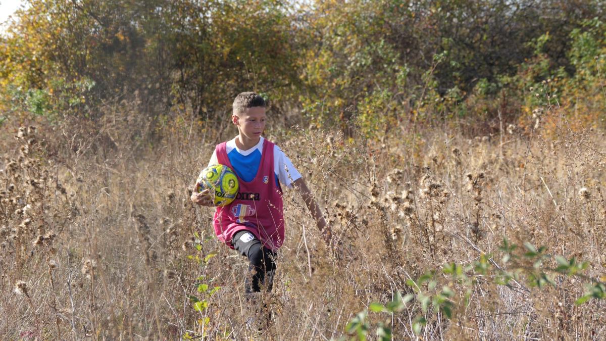Cupa Satelor nimănui: de asta n-a venit Boloni