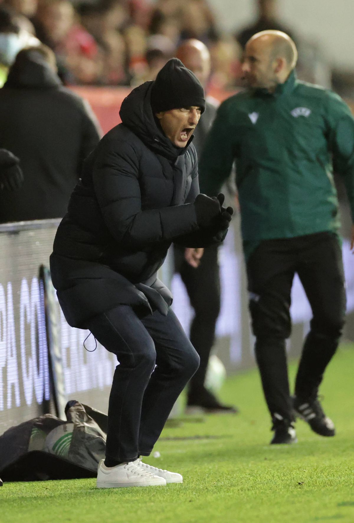 FABULOS! Răzvan Lucescu a devenit antrenorul cu cele mai multe meciuri pe banca lui PAOK și a produs o „remontada” de senzație în Conference League