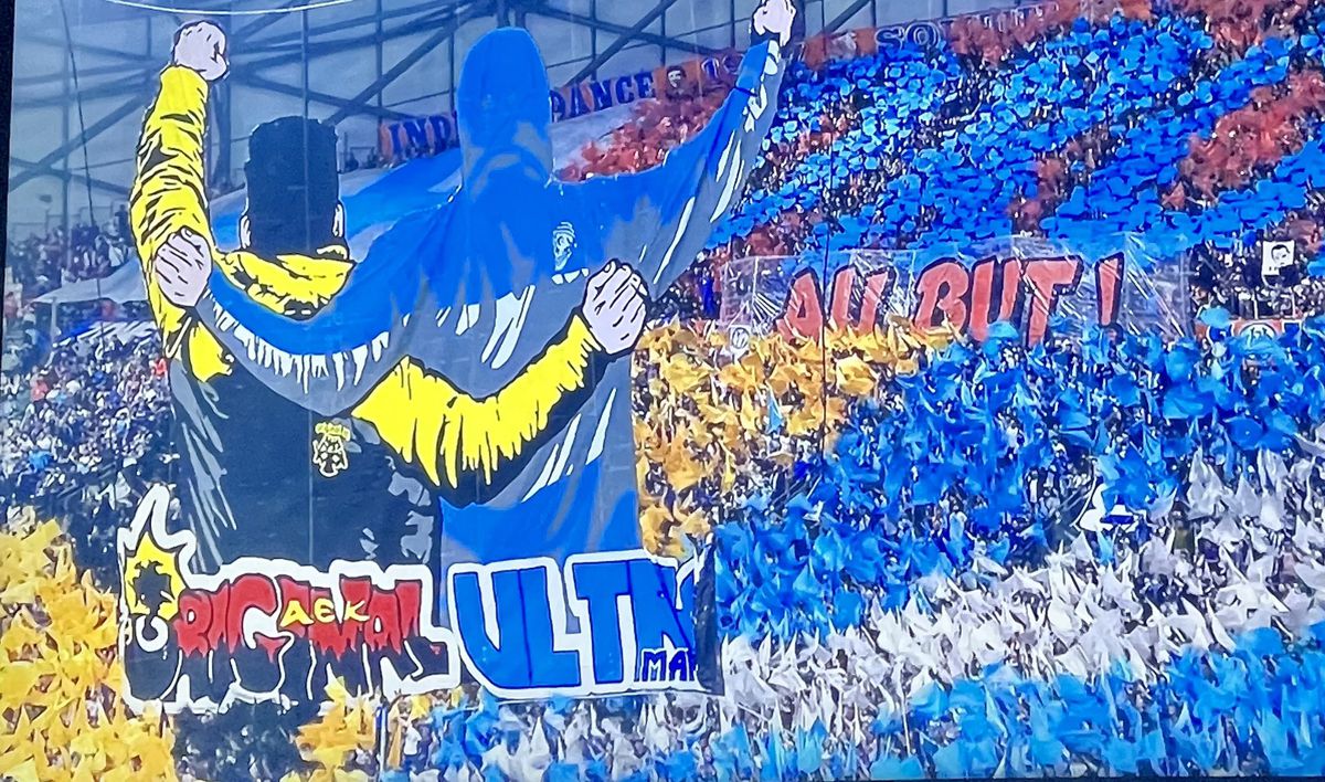 Scenografia serii în Europa a fost afișată la Marseille - AEK Atena » Ce au făcut galeriile implicate înaintea meciului