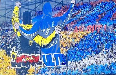 Scenografia serii în Europa a fost afișată la Marseille - AEK Atena » Ce au făcut galeriile implicate înaintea meciului