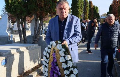 Primarul a mers la mormântul lui Nicolae Dobrin și și-a însușit ultima decizie luată la FC Argeș: „E solicitarea mea, sunt convins că va fi aprobată”