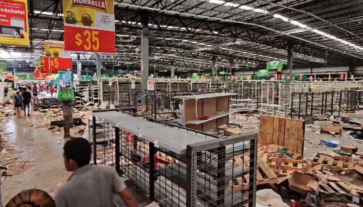 Arena de 5 stele, devastată de cea mai puternică furtună din istoria țării » Imagini cu prăpădul lăsat în urmă