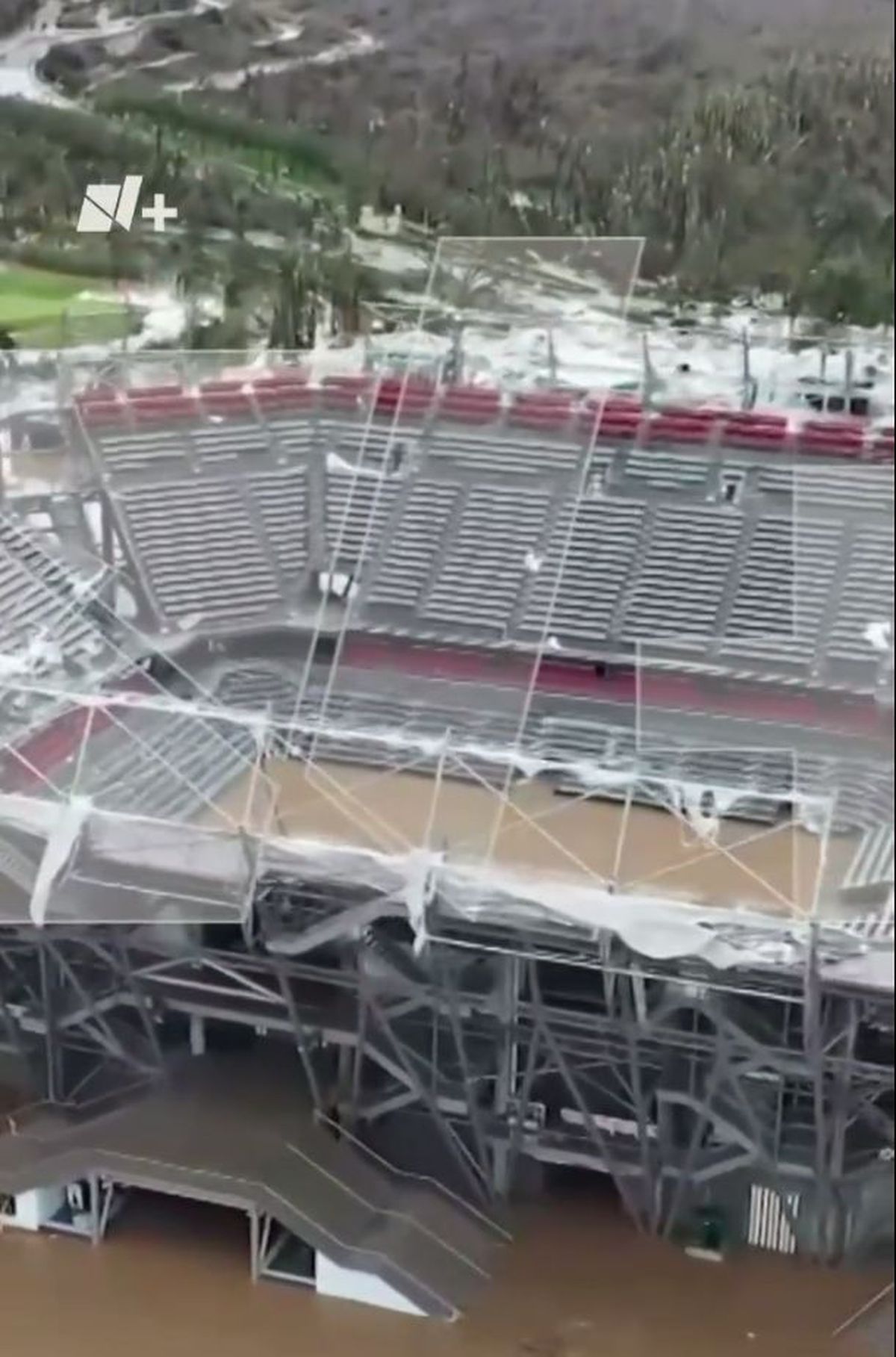 Arena de 5 stele, devastată de cea mai puternică furtună din istoria țării » Imagini cu prăpădul lăsat în urmă