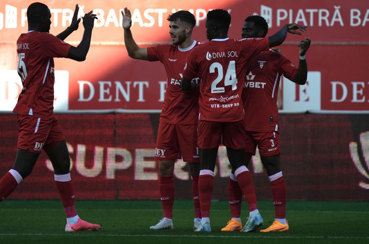 Autogolul hilar al lui Ferraresso a decis UTA Arad - Gloria Buzău » Trupa lui Rednic, 3 victorii în 4 etape