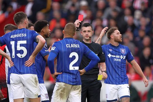 Coșmar în Brentford - Ipswich pentru Harry Clarke // foto: Guliver/gettyimages