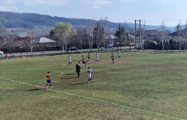 Situație șocantă în fotbalul românesc: ce i-a făcut un fotbalist de 29 de ani unui arbitru în vârstă de doar 18 ani » A fost suspendat până la finalul sezonului
