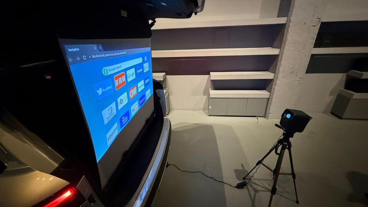 SUV-urile preferate de români și-au găsit rivalul » A apărut mașina cu proiector video în portbagaj: costă cât un Volkswagen Tiguan!