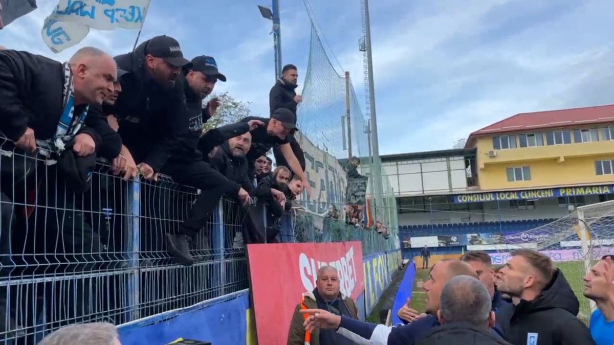 Jucătorii Craiovei, scandal cu fanii după remiza cu Metaloglobus