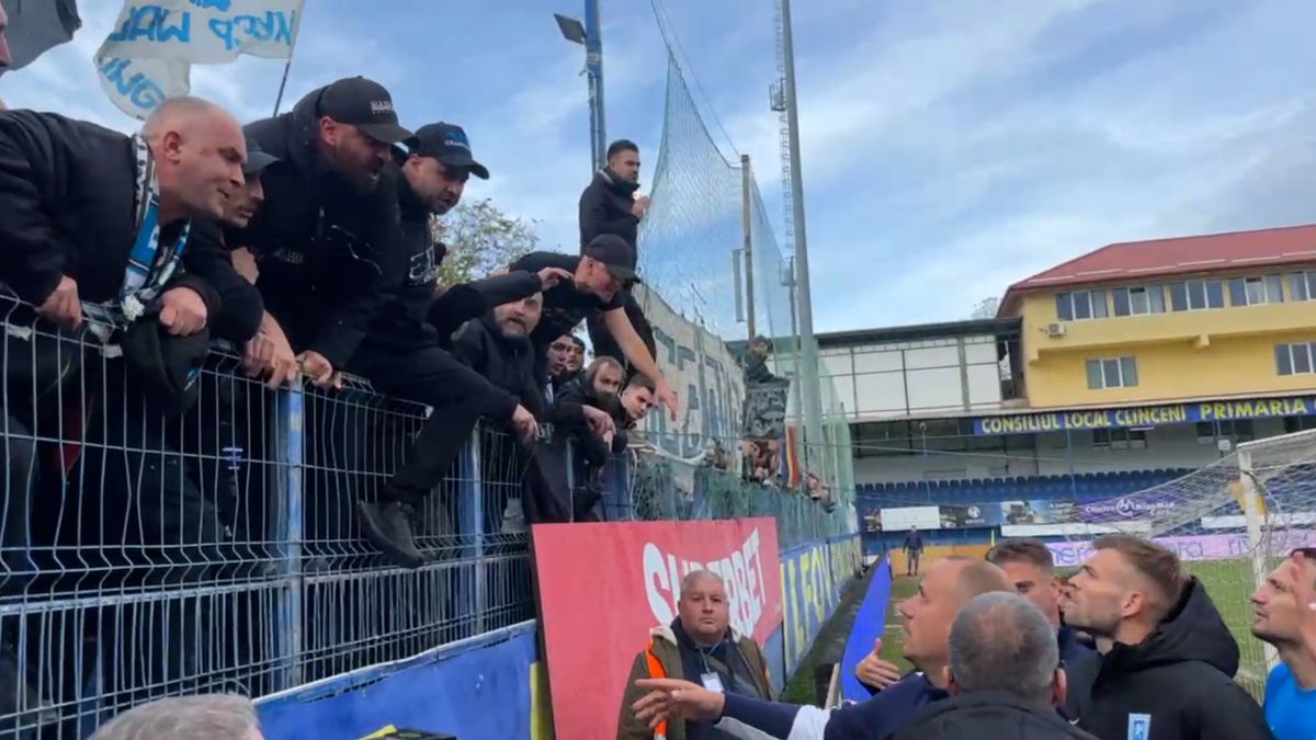 Jucătorii Craiovei, scandal cu fanii după remiza cu Metaloglobus