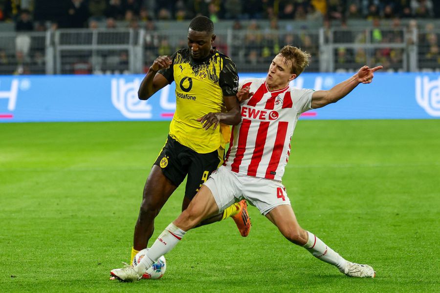 Duelul cu Serhou Guirassy în care Timo Huebers s-a accidentat / Foto: Imago Accidentare horror! Transportat la spital cu calmante în perfuzie