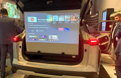 SUV-urile preferate de români și-au găsit rivalul » A apărut mașina cu proiector video în portbagaj: costă cât un Volkswagen Tiguan!