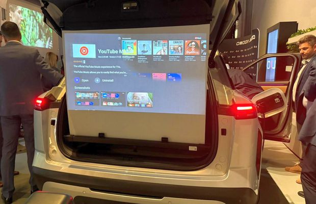 SUV-urile preferate de români și-au găsit rivalul » A apărut mașina cu proiector video în portbagaj: costă cât un Volkswagen Tiguan!