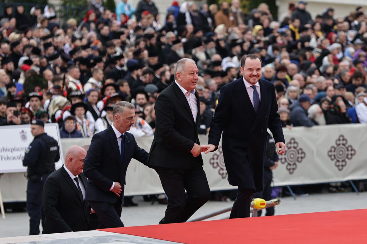 Gigi Becali la sfințirea Catedralei României