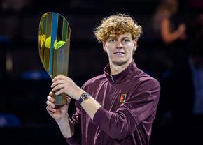 Jannik Sinner a cucerit al patrulea titlu al sezonului, la Viena, după ce s-a confruntat cu crampe în setul decisiv