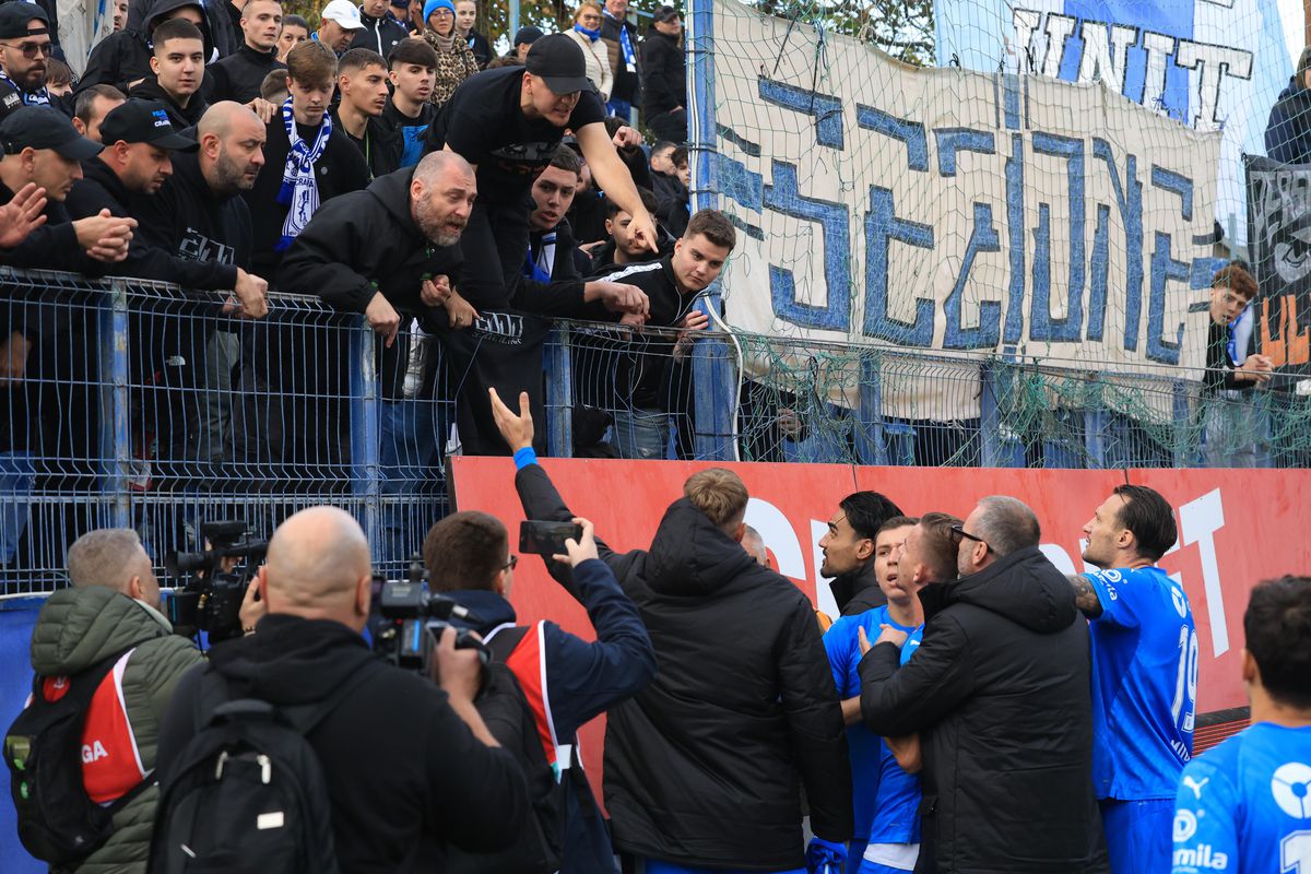 „Joacă, bă Rădoi, cu echipa bună!” » Scandal după Metaloglobus - Craiova: jucătorii au intrat în gura fanilor