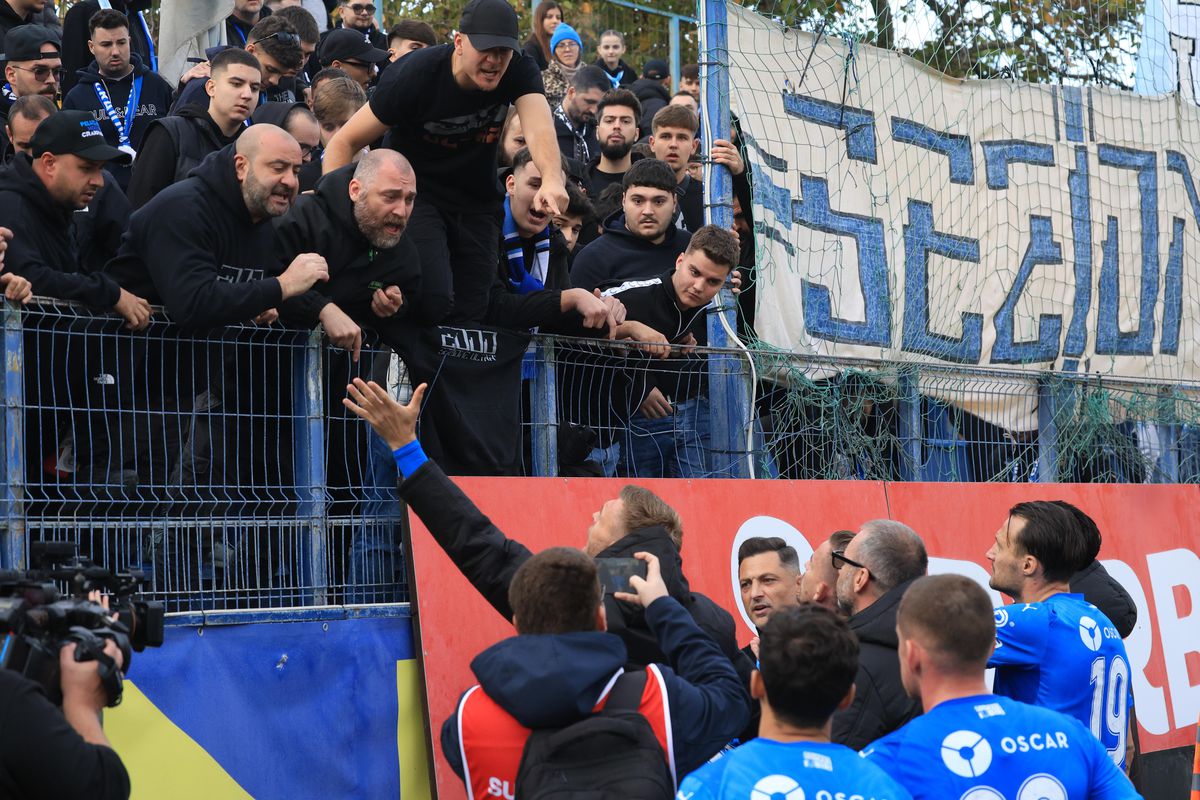„Joacă, bă Rădoi, cu echipa bună!” » Scandal după Metaloglobus - Craiova: jucătorii au intrat în gura fanilor