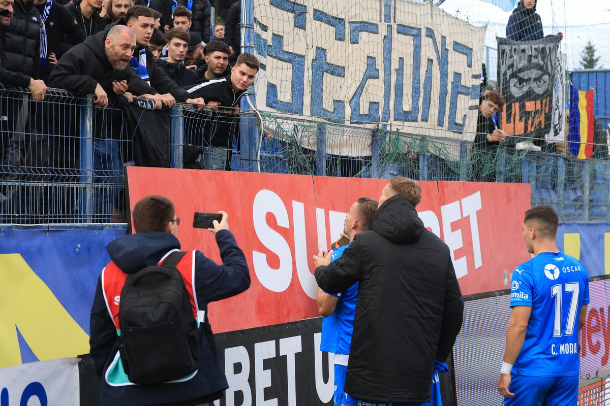 Jucătorii Craiovei, scandal cu fanii după remiza cu Metaloglobus