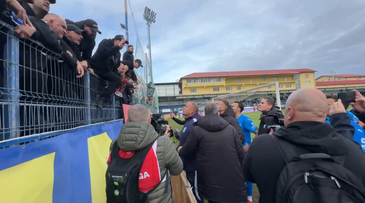 „Joacă, bă Rădoi, cu echipa bună!” » Scandal după Metaloglobus - Craiova: jucătorii au intrat în gura fanilor