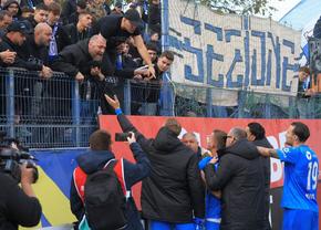 „Joacă, bă Rădoi, cu echipa bună!” » Scandal după Metaloglobus - Craiova: jucătorii au intrat în gura fanilor