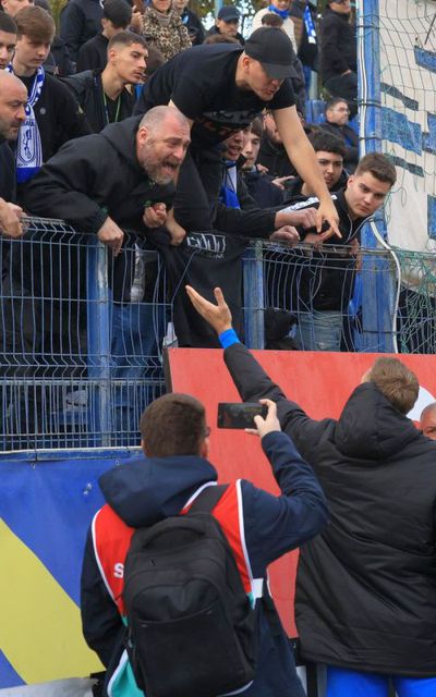 „Joacă, bă Rădoi, cu echipa bună!” » Scandal după Metaloglobus - Craiova: jucătorii au intrat în gura fanilor