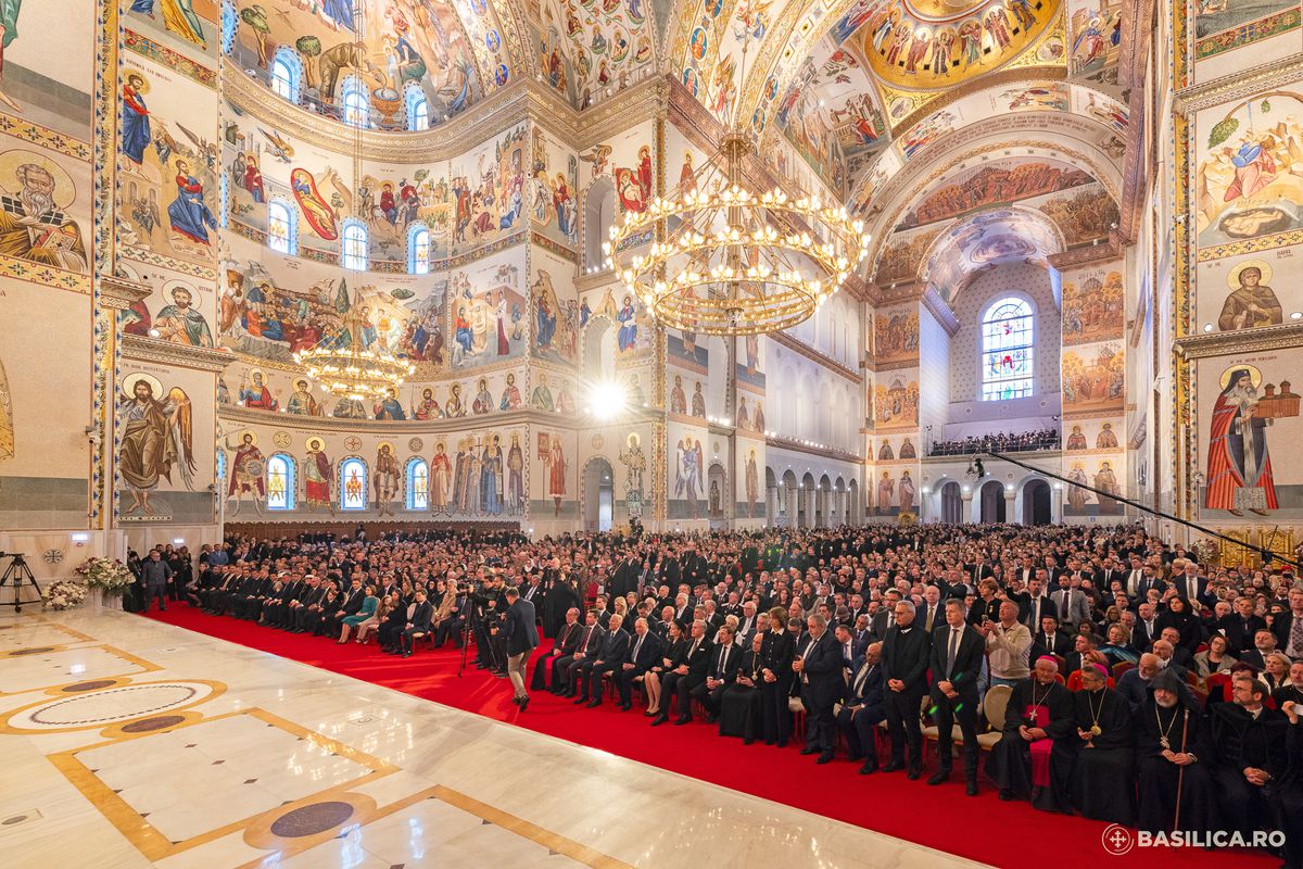 POZE generale sfințirea Catedralei României
