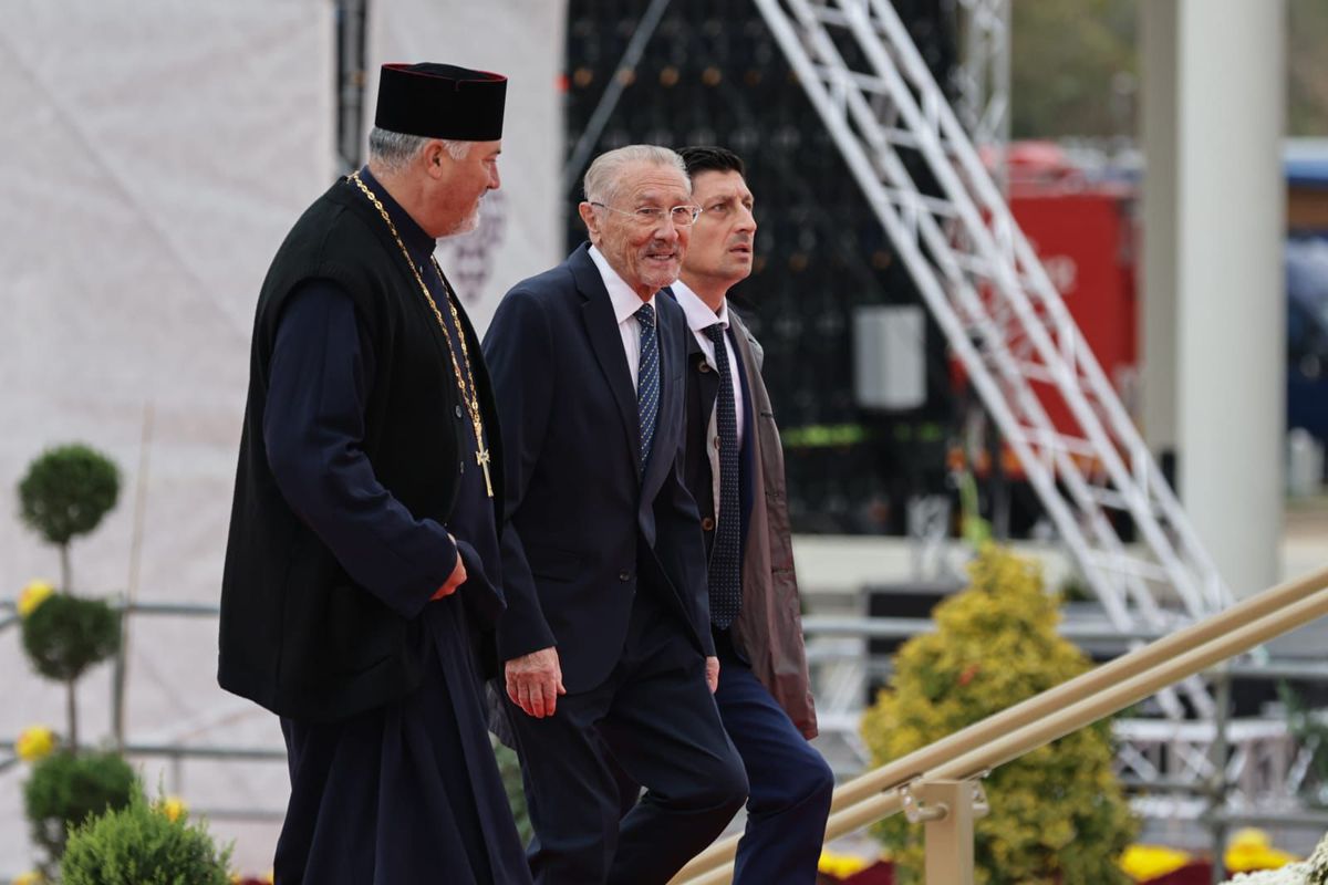 Gigi Becali la sfințirea Catedralei României