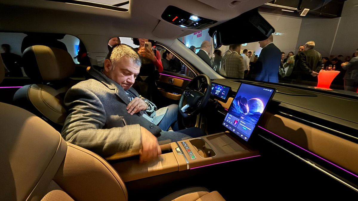 SUV-urile preferate de români și-au găsit rivalul » A apărut mașina cu proiector video în portbagaj: costă cât un Volkswagen Tiguan!