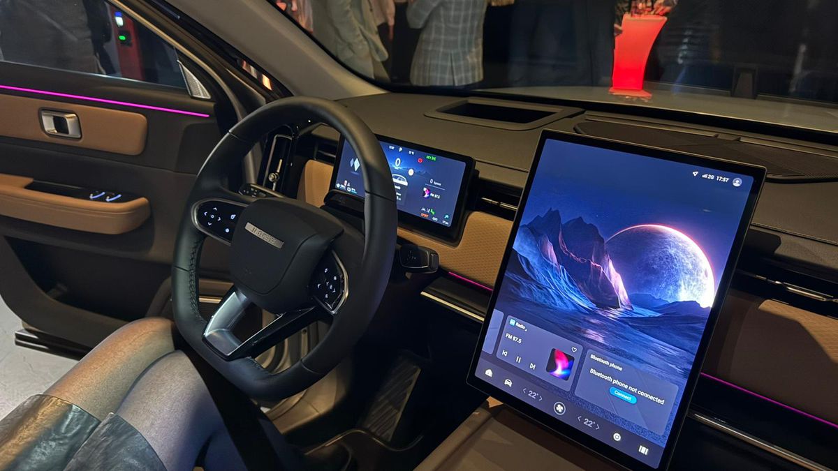 SUV-urile preferate de români și-au găsit rivalul » A apărut mașina cu proiector video în portbagaj: costă cât un Volkswagen Tiguan!