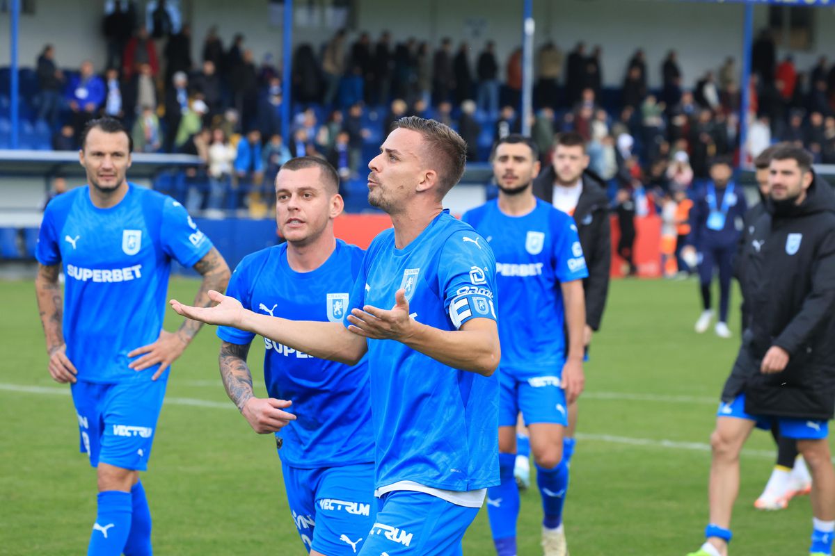 Jucătorii Craiovei, scandal cu fanii după remiza cu Metaloglobus